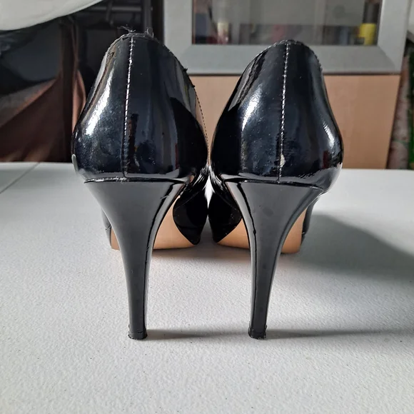 Circa Joan & David Luxe Black Leather Classic Platform Pumps - Picture 4 of 8